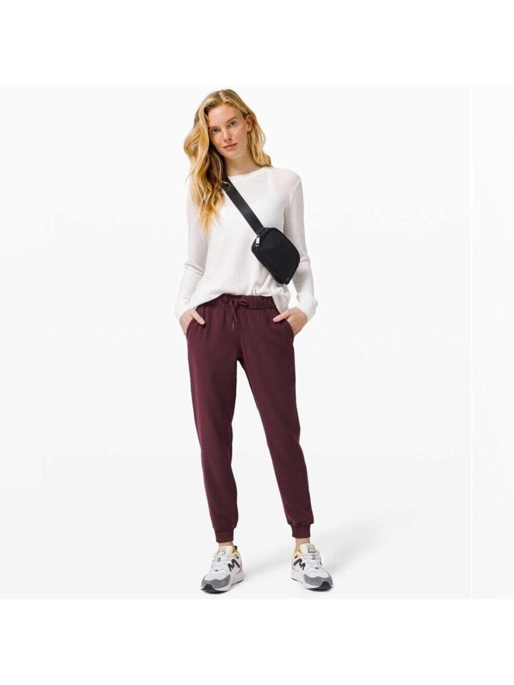 Lululemon On The Fly Jogger Woven Cassis Size 10